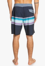 Load image into Gallery viewer, Quiksilver Men&#39;s Surfsilk Sun Faded 19&quot; Boardshorts
