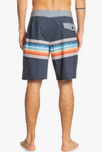 Load image into Gallery viewer, Quiksilver Men&#39;s Surfsilk Sun Faded 19&quot; Boardshorts
